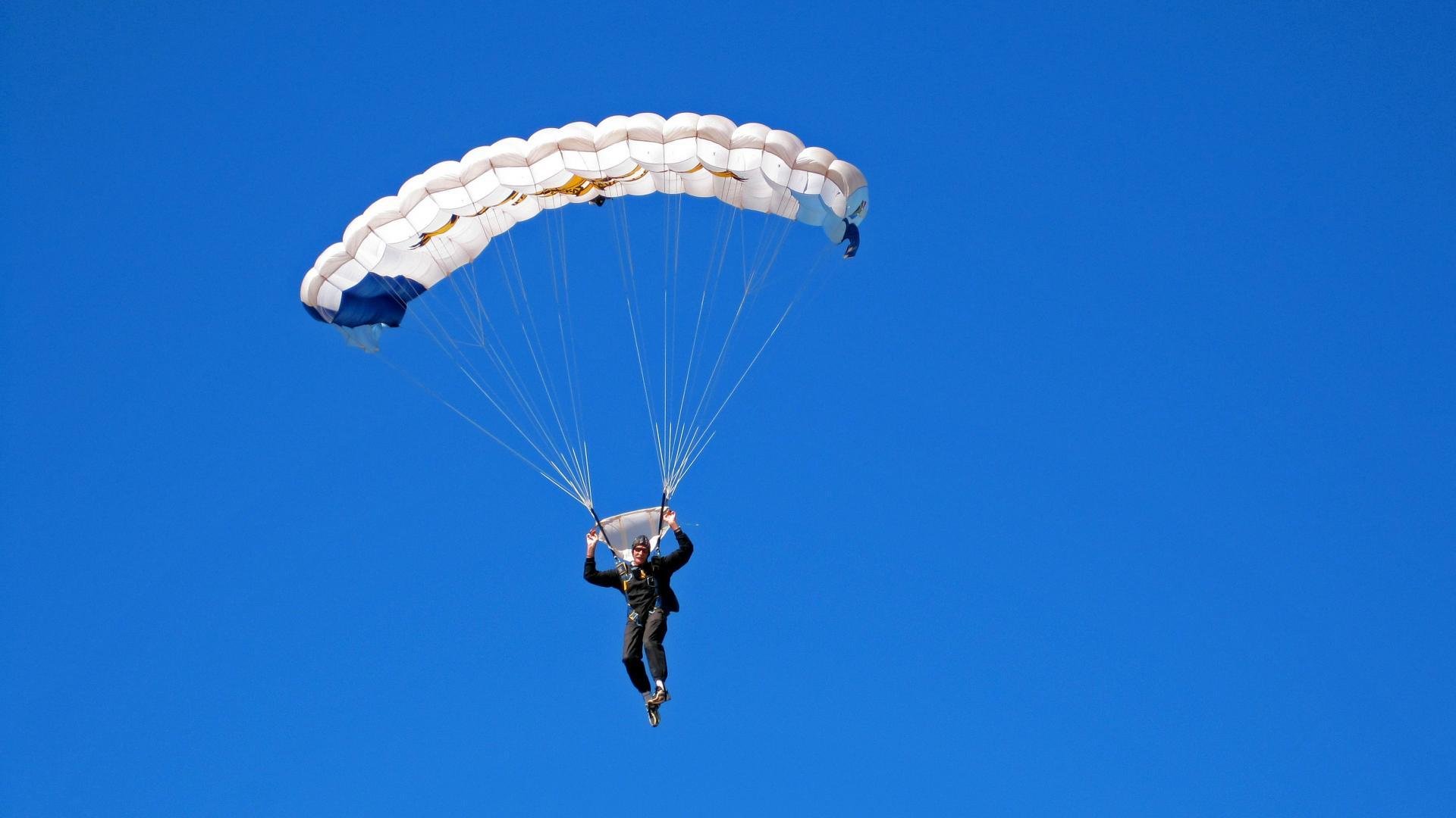 爱游戏体育（AYX）官方APP下载-女子篮球设立特训小组攻克关键技术短板，女子篮球训练计划项目